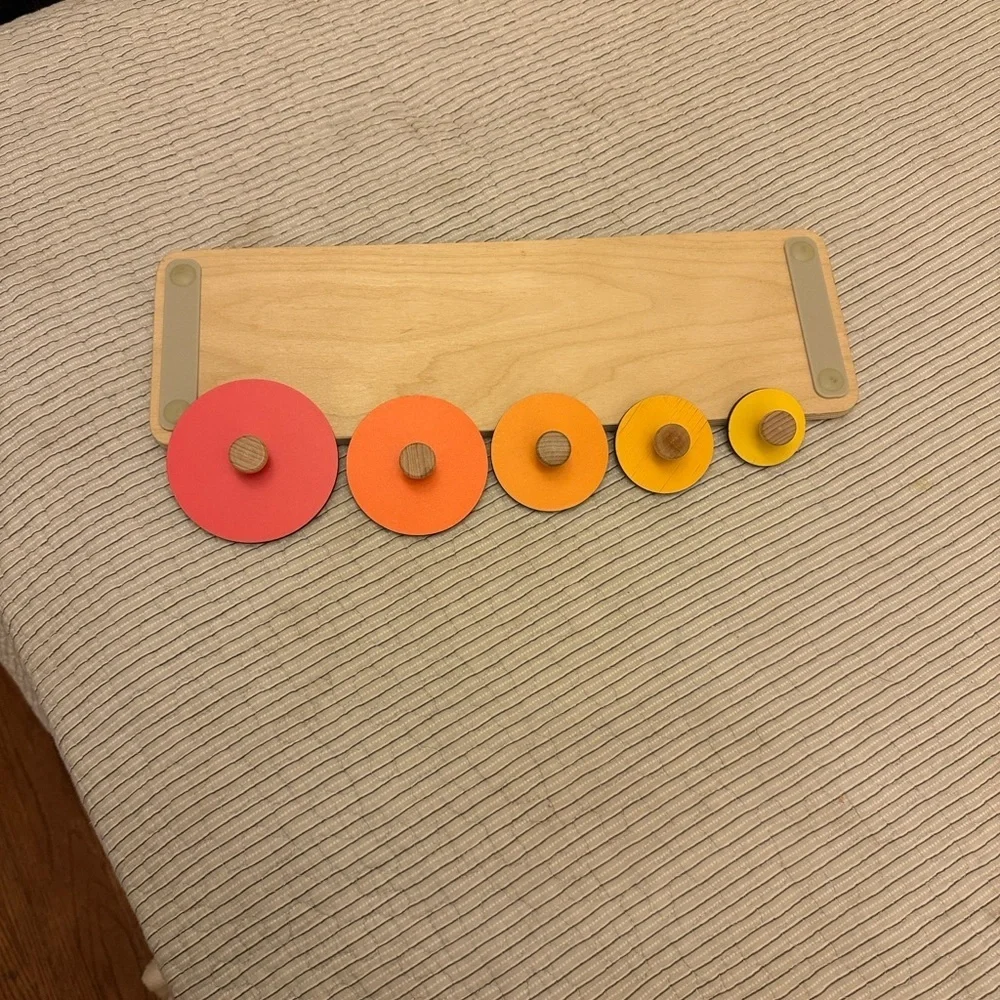 LOVEVERY Circle of Friends Wooden Color Circle Puzzle